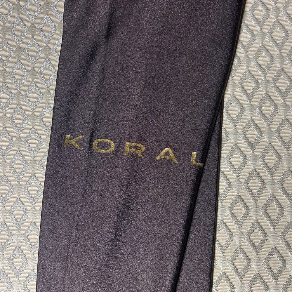 KORAL Shiny leggings